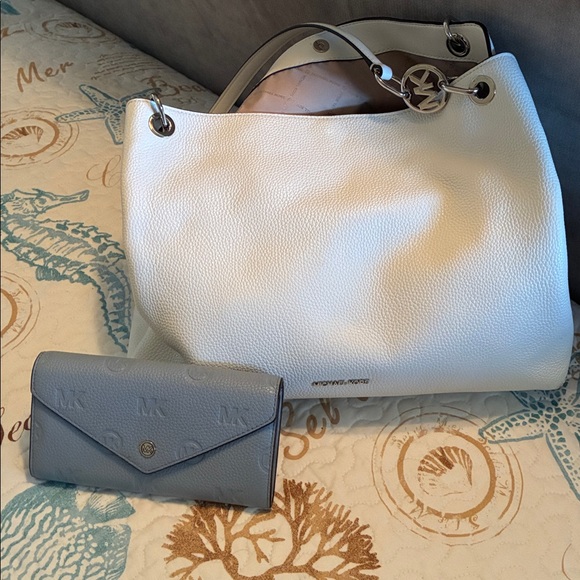 Michael Kors Cream Leather Tote - Picture 1 of 7